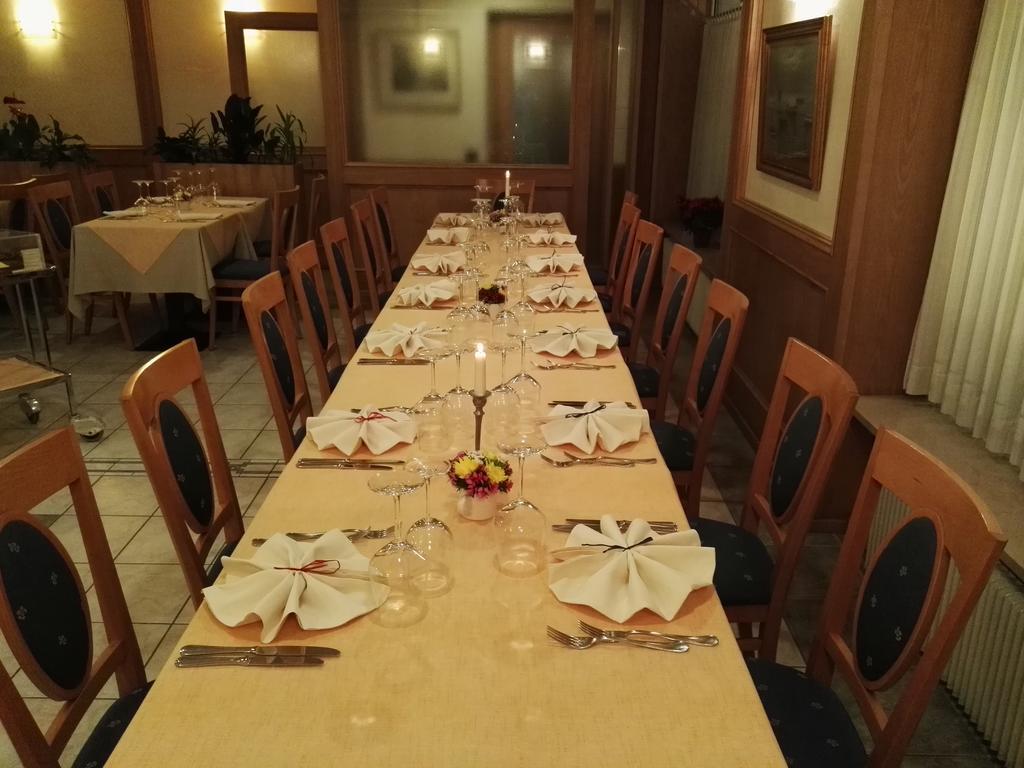 Hotel Ristorante Sagittario Feltre Exteriör bild